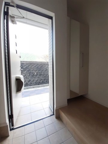 玄関　明るい玄関です