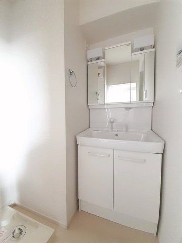 洗面設備　スペースが確保できる洗面所です