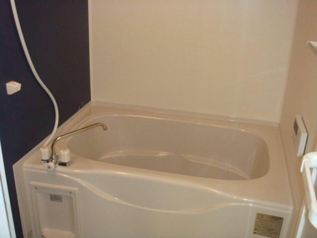 バス・シャワールーム　追い焚き機能付きです。