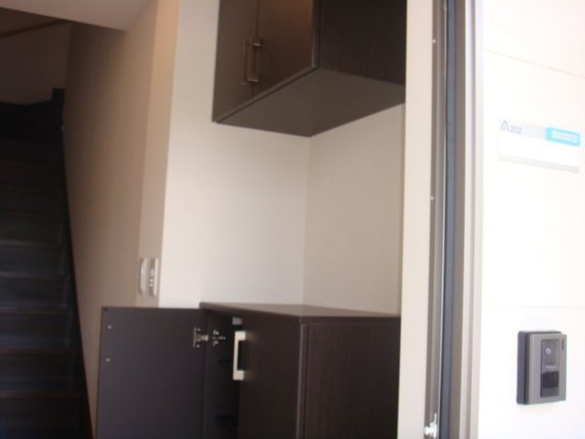 玄関　シューズボックス付きの玄関です。