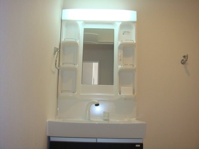 洗面設備　忙しい朝に便利なシャンプードレッサーです。