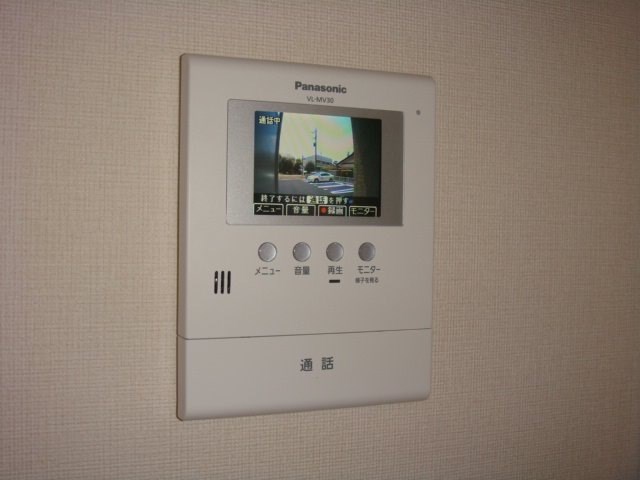 セキュリティ　ＴＶモニターホンで来訪者の姿を確認できます。