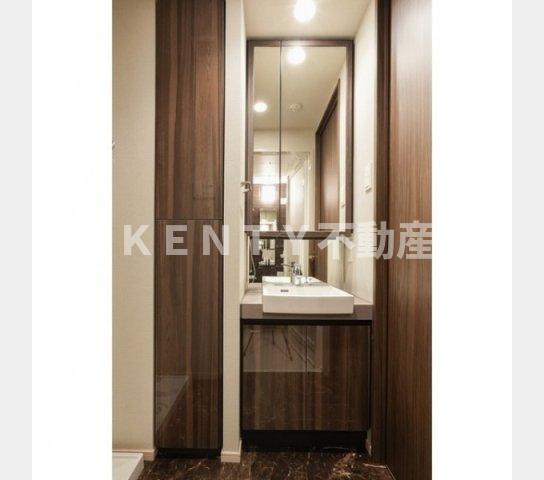 洗面設備　コンパクトで使いやすい洗面所