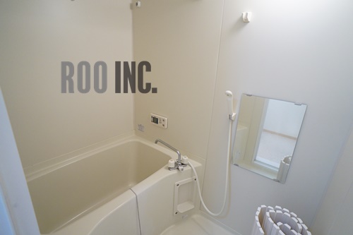 バス・シャワールーム　写真は反転のお部屋です