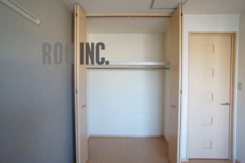 収納　写真は反転のお部屋です