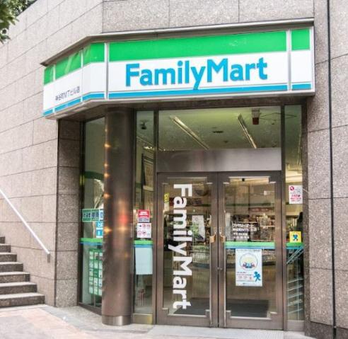 コンビニ　ファミリーマート神谷町ＭＴビル店（コンビニ）まで637m