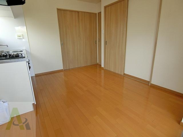 小川マンションの居間写真