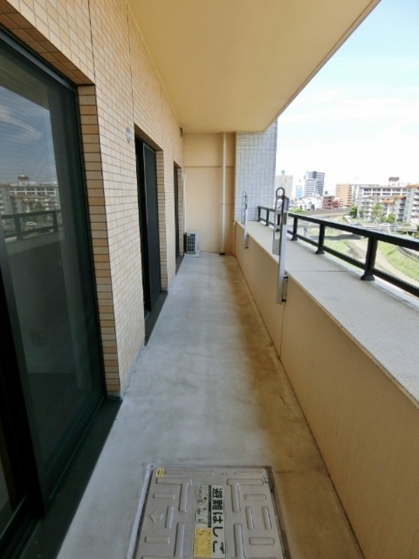 バルコニー　図面と現状に相違がある場合には現状を優先