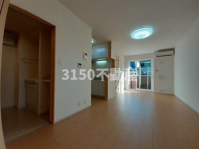 居室・リビング　こちらの居間で趣味の時間をお楽しみください