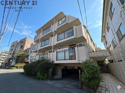 建物外観　敷地内駐車場あり！