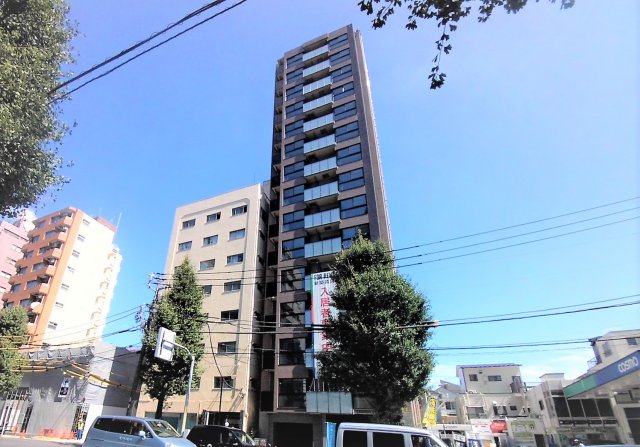 建物外観　グランカーサ本駒込は本郷通り沿いに建っています。