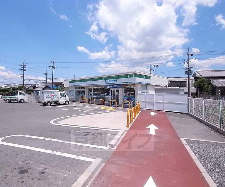 コンビニ　ファミリーマート　山城上狛店（コンビニ）まで295m