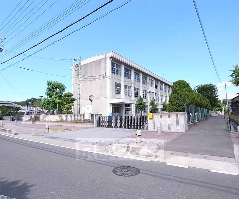 小学校　上狛小学校（小学校）まで575m