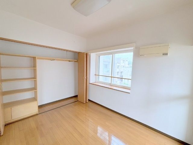 収納　※写真は別号室です。