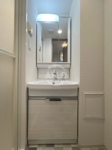 洗面設備　ファステート難波デラックス　洗面所