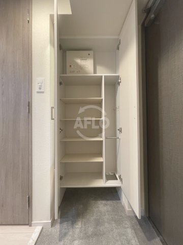 収納　ファステート難波デラックス　シューズボックス