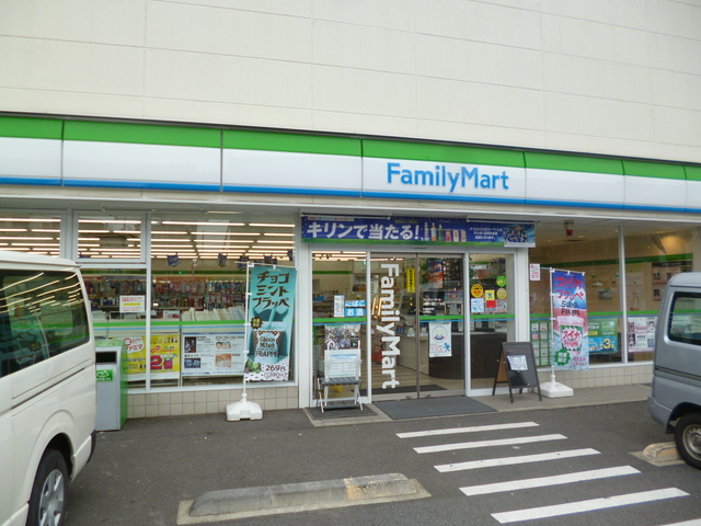 コンビニ　ファミリーマート大田千鳥三丁目店（コンビニ）まで371m