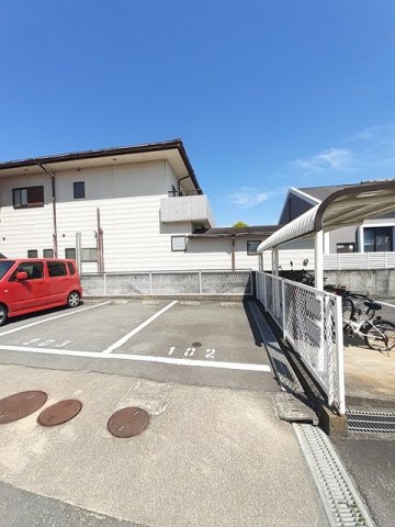 駐車場　駐車場完備です