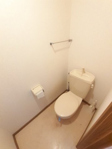 トイレ　ゆったりとした空間のトイレです