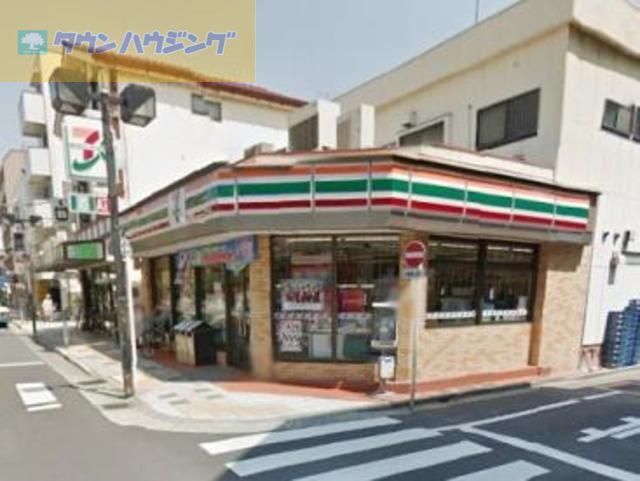 コンビニ　セブンイレブン（コンビニ）まで690m