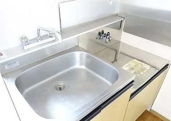 キッチン　別部屋の画像を使用しております。