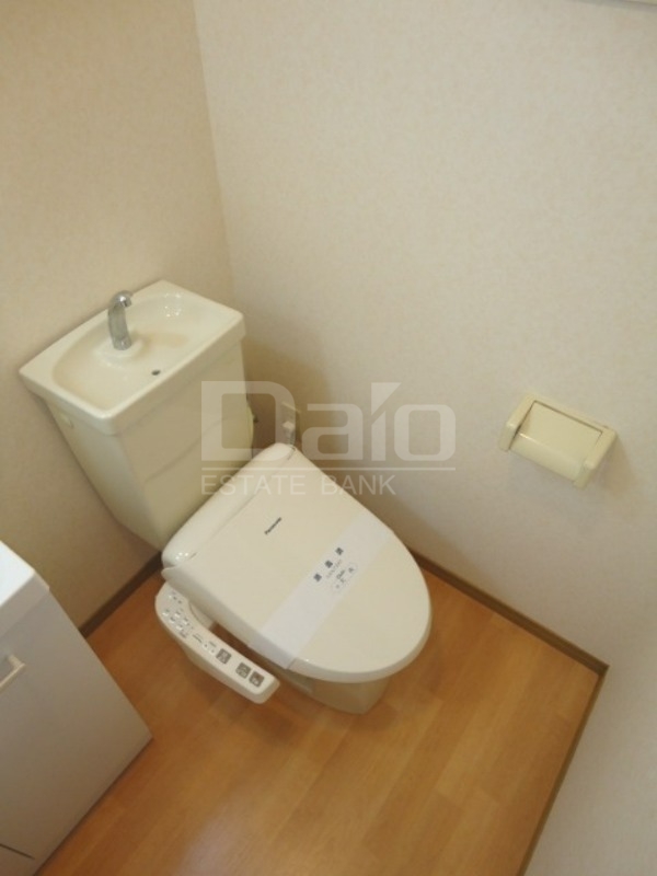 トイレ　※写真は同タイプ別部屋です。