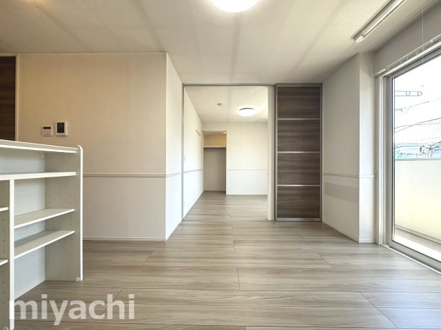 ＪＲ牟岐線 二軒屋駅 徒歩19分 2階建 築5年の居間写真