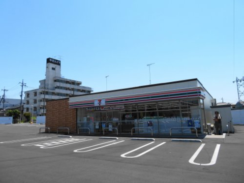 コンビニ　セブンイレブン宇都宮陽東2丁目店（コンビニ）まで373m