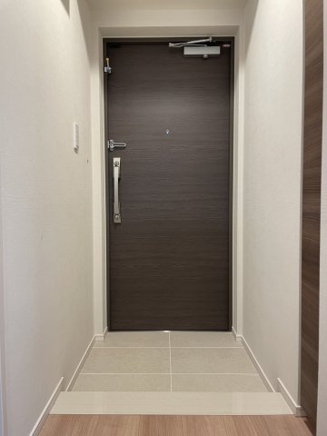 玄関　＊同間取り別部屋参照