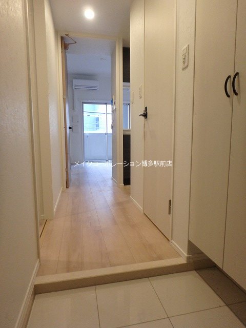 玄関　※写真は棟内別部屋参考写真