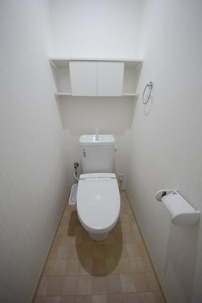 トイレ　温水洗浄便座