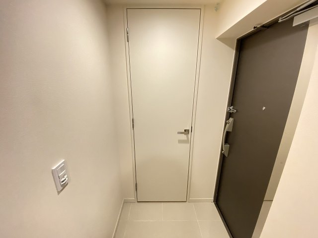 Brillia ist 町屋の玄関写真