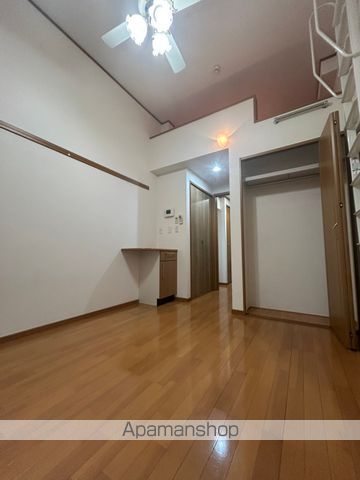 シャレイ自由が丘の居間写真
