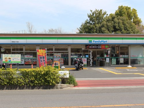 コンビニ　ファミリーマート 蕨塚越三丁目店（コンビニ）まで527m