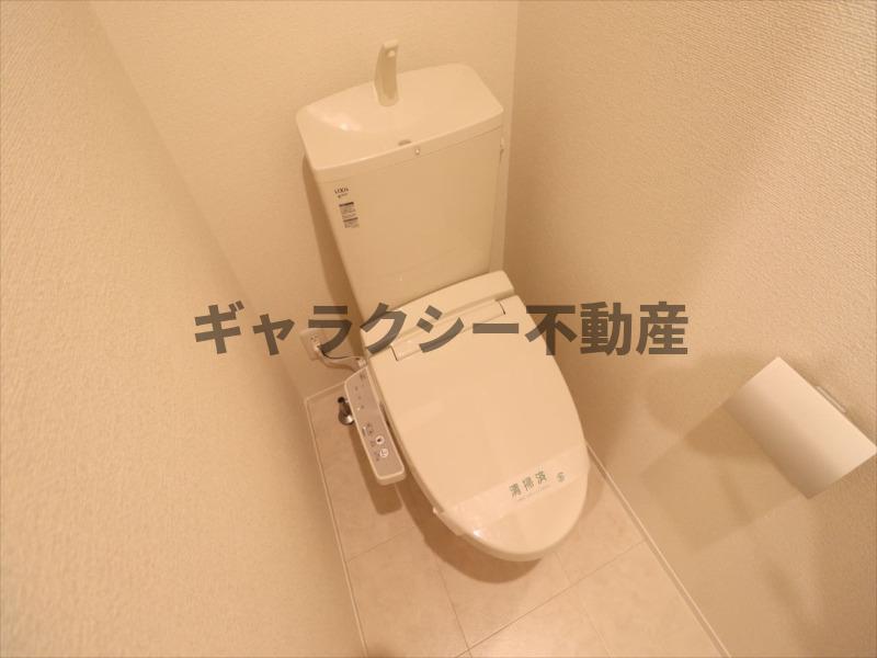 トイレ　温水洗浄便座