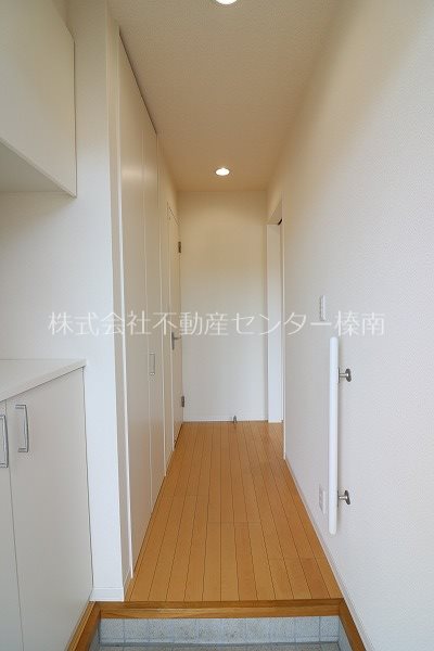 玄関　別部屋写真です
