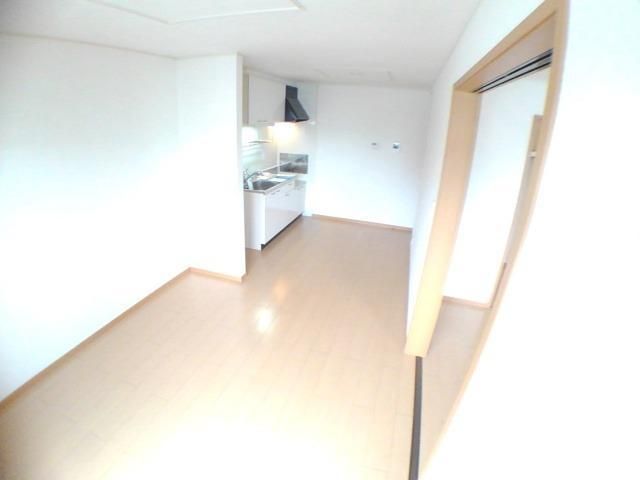 リトル ウィロー Aの居間写真