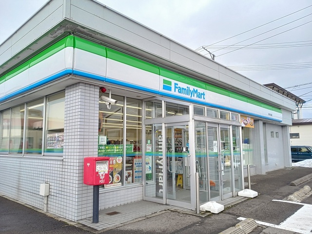 コンビニ　ファミリーマート大館大田面店（コンビニ）まで523m