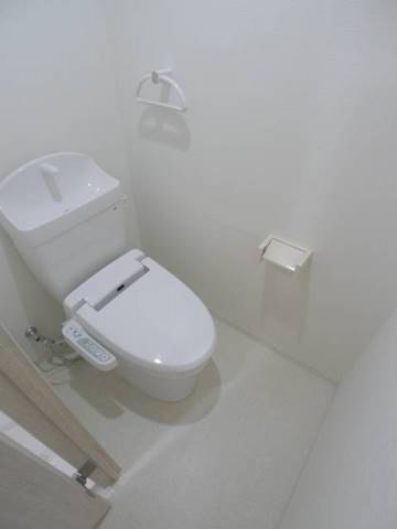 地下鉄東山線 名古屋駅 徒歩7分 6階建 築41年のトイレ写真