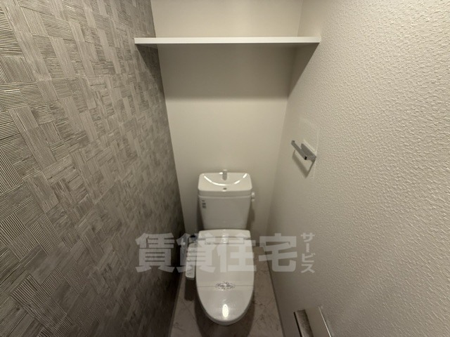 地下鉄御堂筋線 東三国駅 徒歩9分 14階建 築5年のトイレ写真