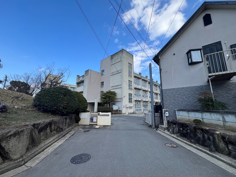 中学校　堺市立東百舌鳥中学校（中学校）まで752m