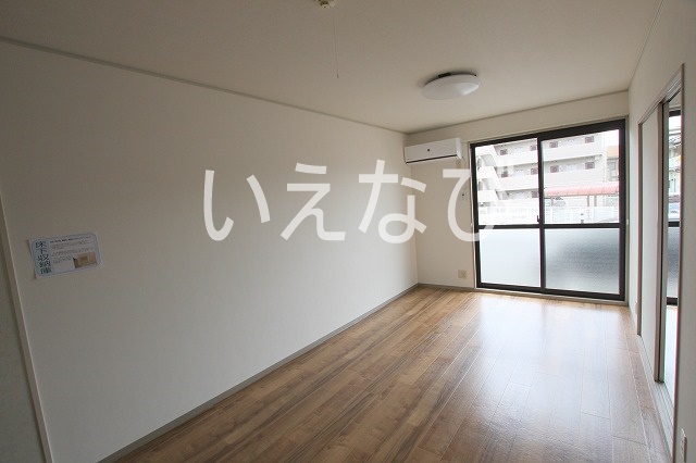 ＪＲ津山線 法界院駅 徒歩63分 2階建 築28年の居間写真