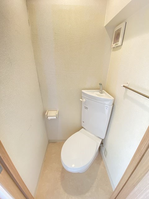 トイレ　コンパクトで使いやすいトイレです