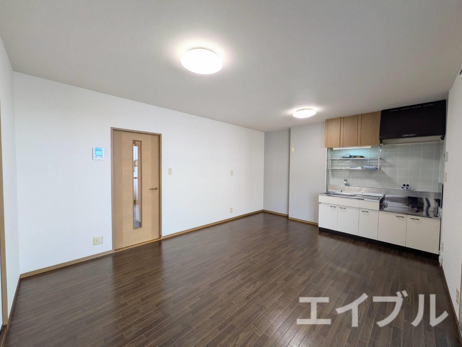 セジュール徳吉C棟の居間写真