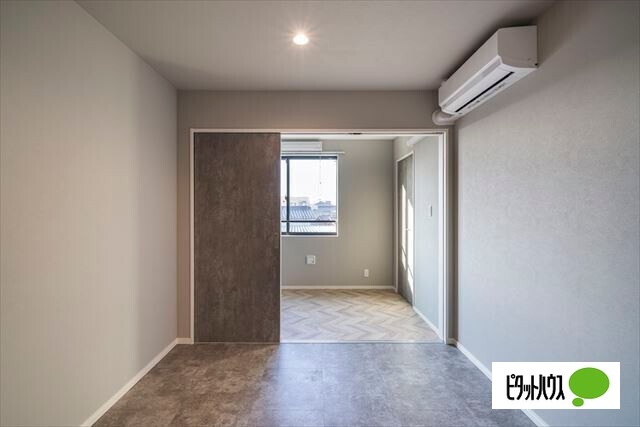 k1 apartmentsの居間写真