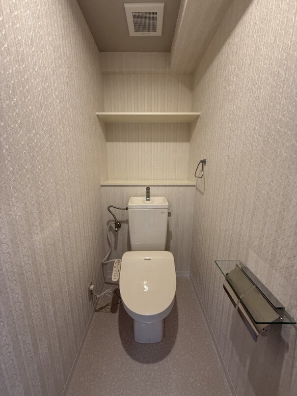 東急田園都市線 梶が谷駅 徒歩8分 5階建 築28年のトイレ写真