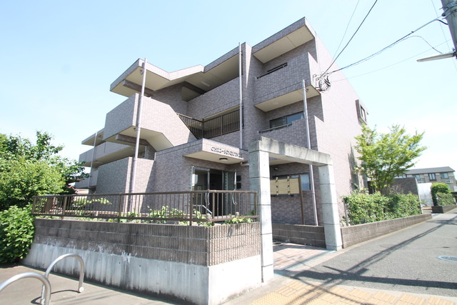 建物外観　タイル張りのオシャレな外観！