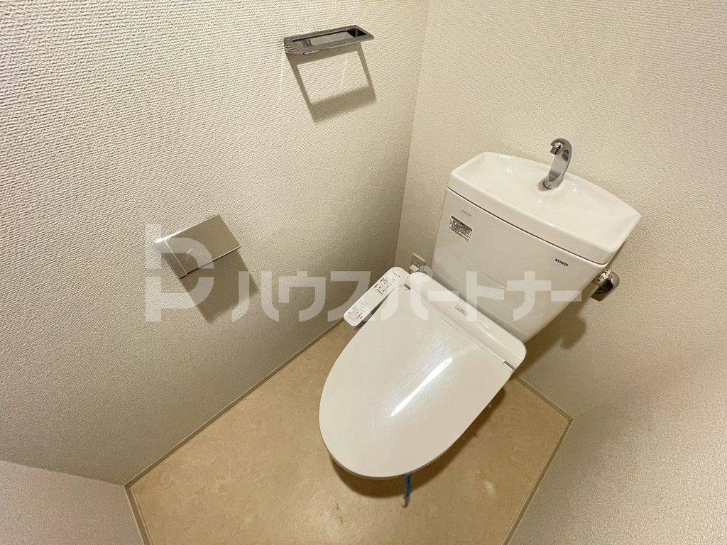 東京メトロ副都心線 要町駅 徒歩6分 14階建 築8年のトイレ写真