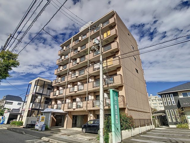 建物外観　現況が相違する場合は現況を優先致します。