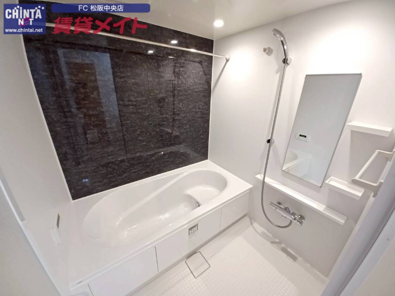 バス・シャワールーム　同型反転画像参考